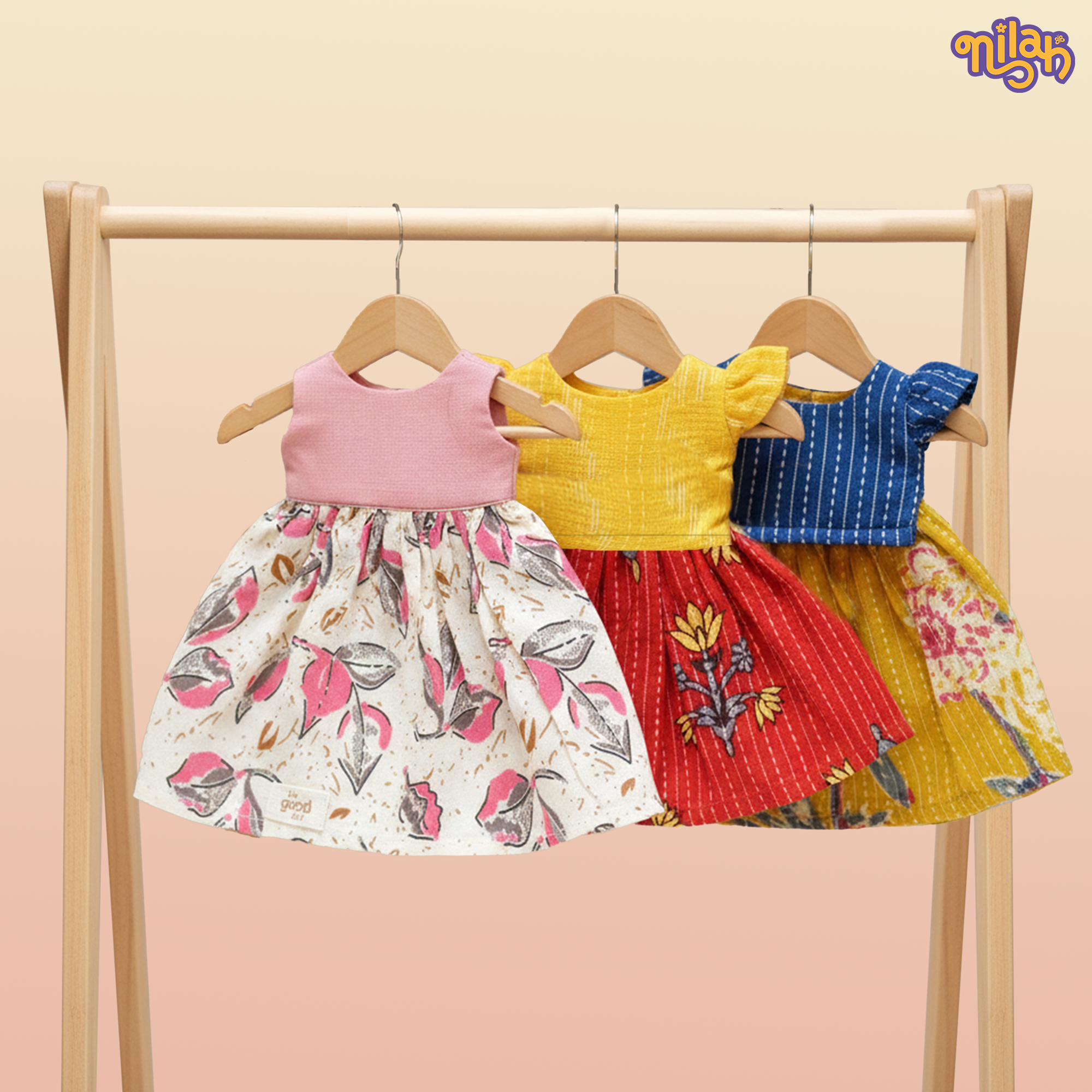 Set of 3 – Mira and Malar prepare for an artsy afternoon