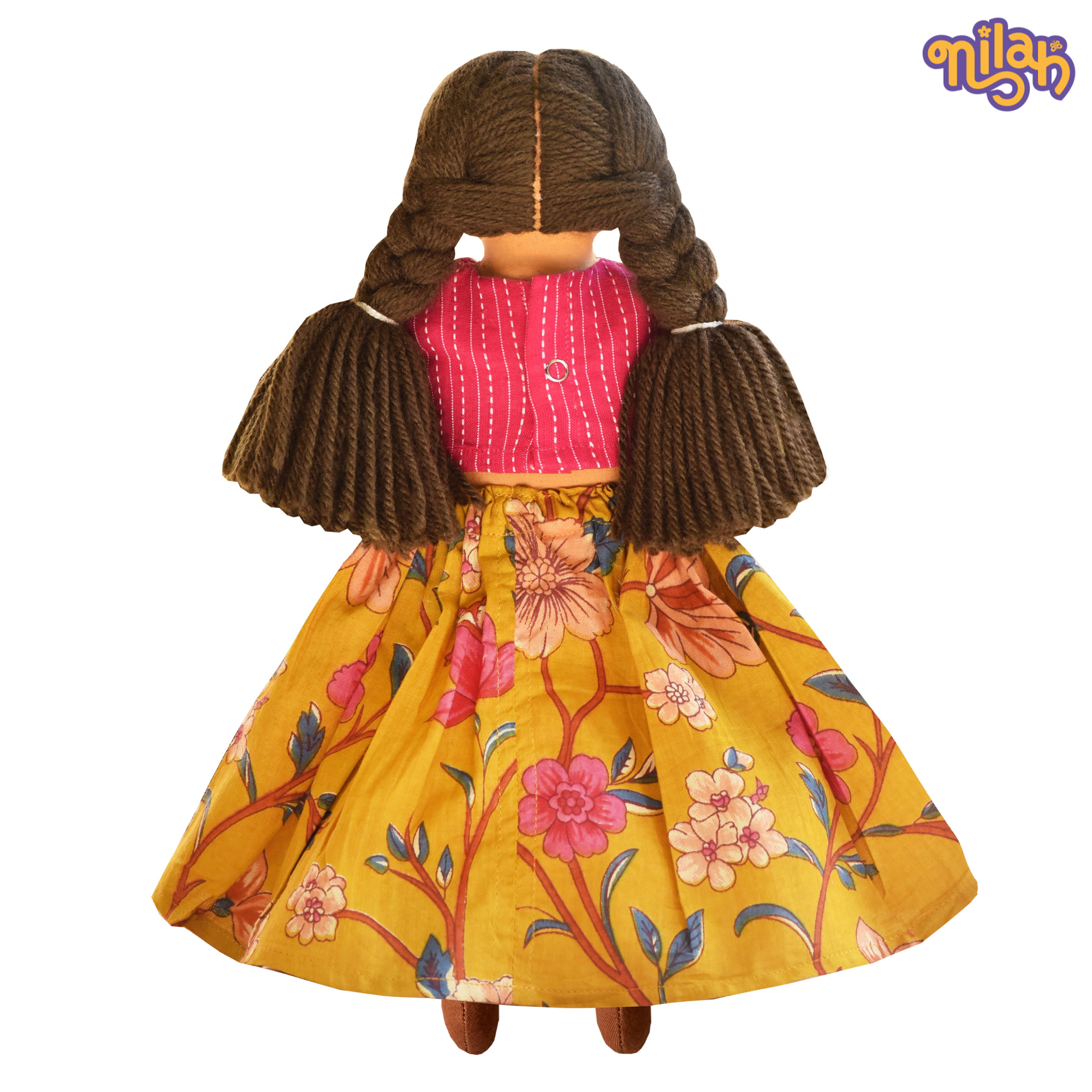 Nilah makes a flower crown