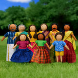 Nilah's entire family celebrating together