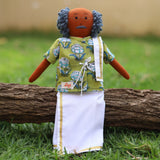 Nilah's entire family celebrating together