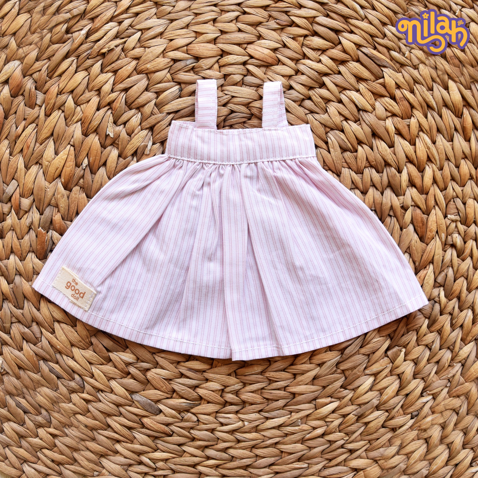 Set of 3 – Mira and Malar pack for a weekend with cousins