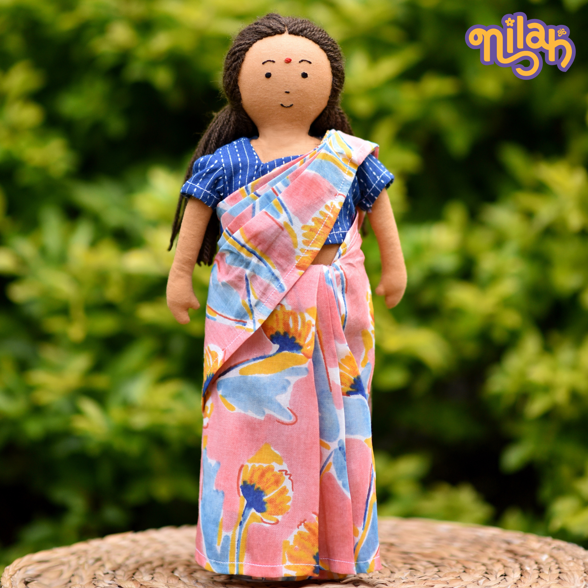 Nilah's entire family celebrating together