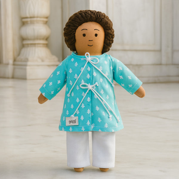 Raagu - Nilah’s younger brother in Blue Kurta